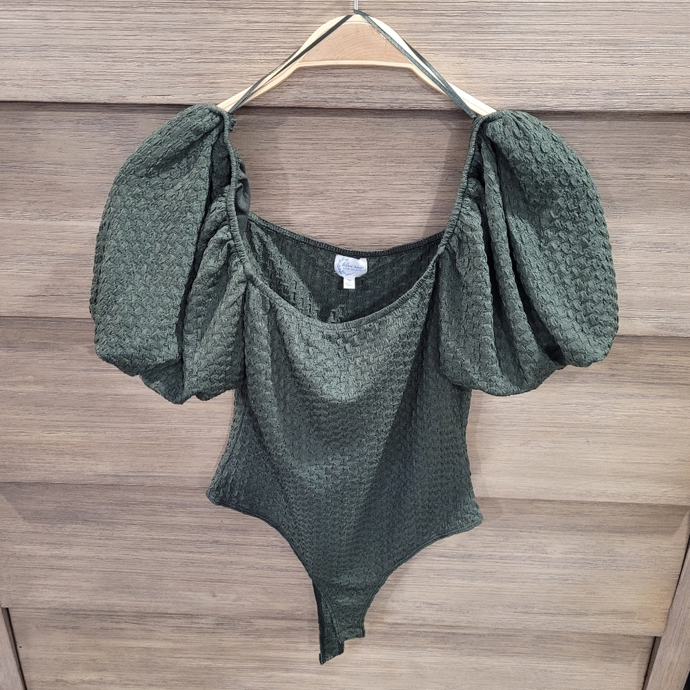 Textured Stretchy Body Suit with puffed sleeves